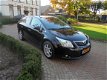 Toyota Avensis Wagon - 1.8 16V VVT-I Dynamic bij specialist - 1 - Thumbnail