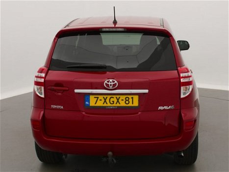 Toyota RAV4 - 2.0 Executive Business Automaat | Navigatie | Leder | Trekhaak | 1.500 kg Trekgewicht - 1