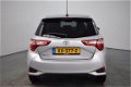 Toyota Yaris - 5-drs 1.0 Y20 | Navigatie | Climate control | L.m. velgen | - 1 - Thumbnail