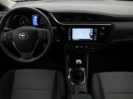 Toyota Auris Touring Sports - 1.2T Energy Plus | Navigatie | L.m. velgen | Parkeersensoren | - 1