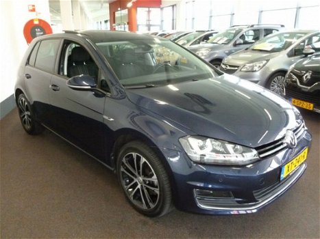 Volkswagen Golf - 1.4 TSI ACT Business Edition R panorama dak-navigatie-lage KM stand - 1