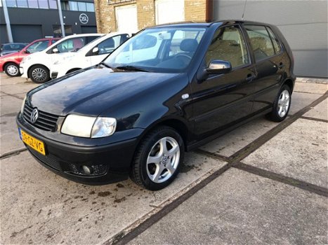 Volkswagen Polo - 1.4 Comfortline Bj.2001 / 111dkm / 5drs - 1