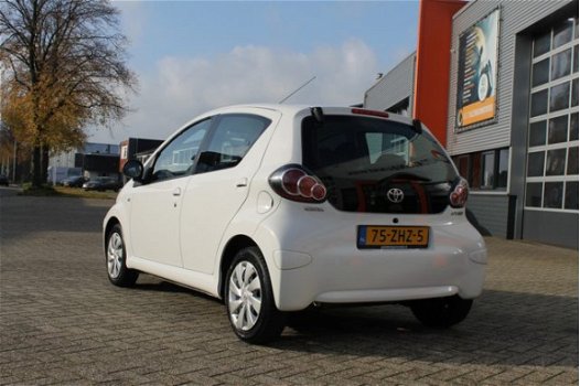 Toyota Aygo - 1.0-12V Comfort 5drs / AIRCO / C.P.V. AFST. / ALL-SEASON BANDEN - 1