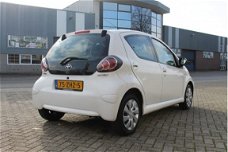 Toyota Aygo - 1.0-12V Comfort 5drs / AIRCO / C.P.V. AFST. / ALL-SEASON BANDEN