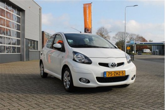 Toyota Aygo - 1.0-12V Comfort 5drs / AIRCO / C.P.V. AFST. / ALL-SEASON BANDEN - 1