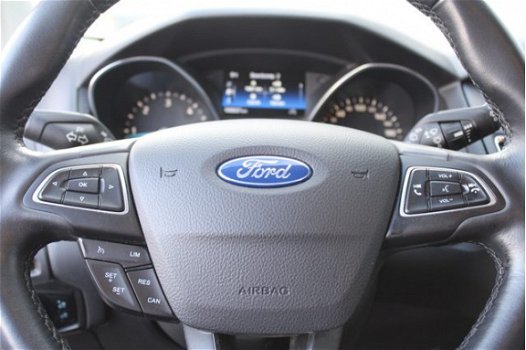 Ford Focus Wagon - 120 pk Titanium Edition | Xenon | 1e eigenaar | Dealeronderhouden | Zeer netjes | - 1