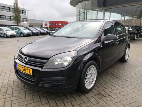 Opel Astra - 1.6 Essentia Airco Cruise Trekhaak - 1