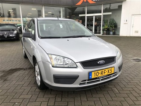 Ford Focus - 1.4-16V Trend Airco Nieuwe APK - 1