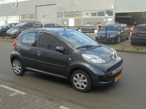 Peugeot 107 - 1.0-12V XS - 1