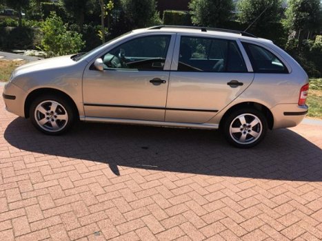 Skoda Fabia Combi - 1.4-16V Equipe Herfstaanbieding - 1