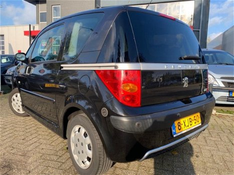 Peugeot 1007 - 1.6-16V Sesam Sporty Airco Nieuwe APK Zwart - 1