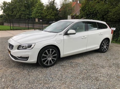 Volvo V60 - D6 AWD Twin Engine Hybrid MARGE - 1