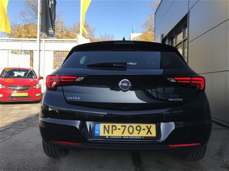 Opel Astra - 1.0 Turbo 105pk Innovation + Pakket / Navi / Camera / Clima / AGR - 1