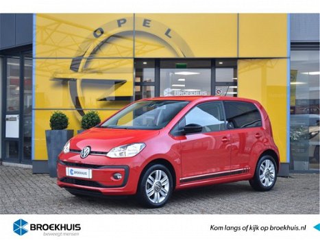 Volkswagen Up! - 1.0 BMT Beats | Achteruitrijcamera | Stoelverwarming | Climate Control | Parkeersen - 1