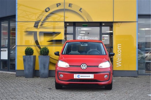 Volkswagen Up! - 1.0 BMT Beats | Achteruitrijcamera | Stoelverwarming | Climate Control | Parkeersen - 1