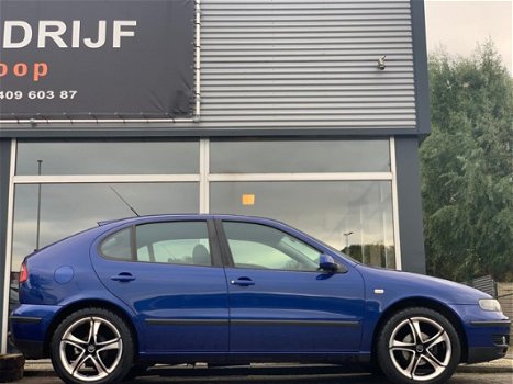 Seat Leon - 1.6 Stella *AIRCO*LMVELGEN*TREKHAAK*ZEER NETJES - 1