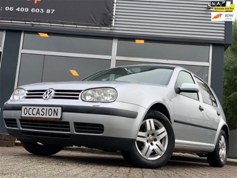 Volkswagen Golf - 1.6*EDITION HIGHLINE*AUTOMAAT*TREKHAAK*CLIMA - 1