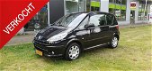 Peugeot 1007 - 1.4 Gentry LPG3 ELEKTRISCHE DEUREN AIRCO TREKHAAK NAP NL AUTO DEALER ONDERHOUDEN - 1 - Thumbnail