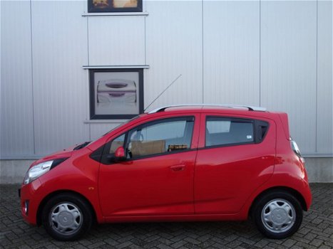 Chevrolet Spark - 1.0 16V LT Airco Camera Parkeersens. 90dkm+NAP Parrot keurig nette - 1