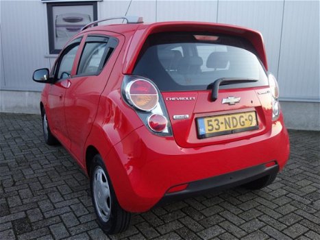 Chevrolet Spark - 1.0 16V LT Airco Camera Parkeersens. 90dkm+NAP Parrot keurig nette - 1