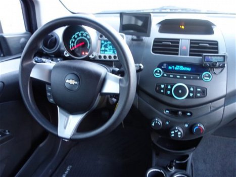 Chevrolet Spark - 1.0 16V LT Airco Camera Parkeersens. 90dkm+NAP Parrot keurig nette - 1