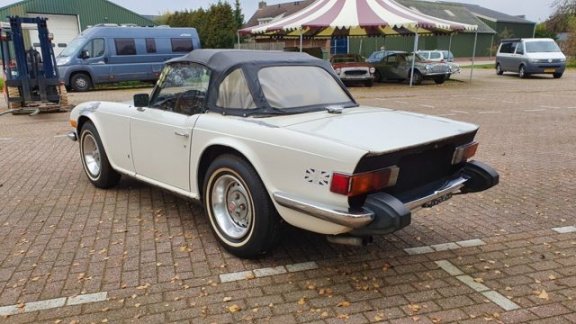 Triumph TR6 - 1