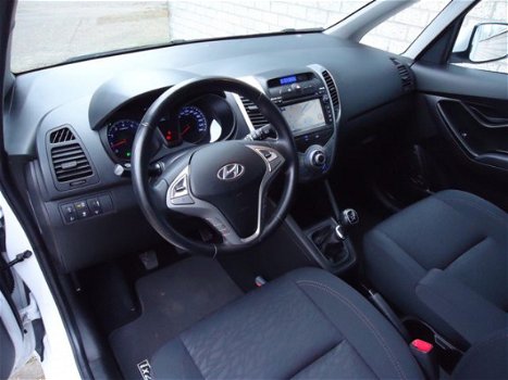 Hyundai ix20 - 1.4i Go Airco tr.haak - LM velgen - camera - zeer compleet - 1