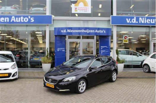 Volvo V40 - 1.6 D2 Summum Leder Navi 5 drs Zeer luxe uitvoering fbogaars 0492-588956 - 1