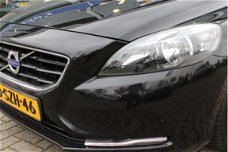 Volvo V40 - 1.6 D2 Summum Leder Navi 5 drs Zeer luxe uitvoering fbogaars 0492-588956