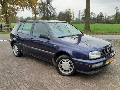 Volkswagen Golf - 1.6 75pk stuurbekrachtiging trekhaak - 1