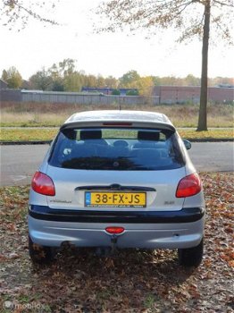 Peugeot 206 - 1.4 Gentry - 1