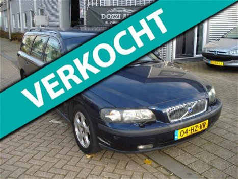 Volvo V70 - 2.4 Comfort Line airco nieuw apk - 1