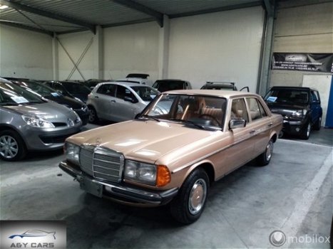 Mercedes-Benz 200-serie - 200e 200 - 1