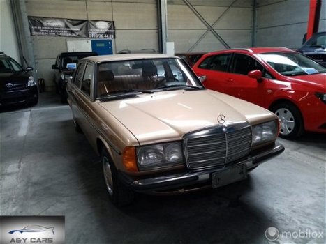 Mercedes-Benz 200-serie - 200e 200 - 1