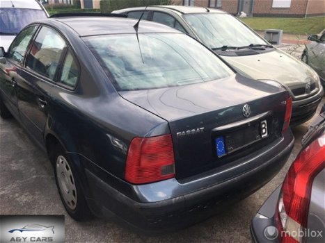 Volkswagen Passat - 1.9 TDI 229Dkm - 1