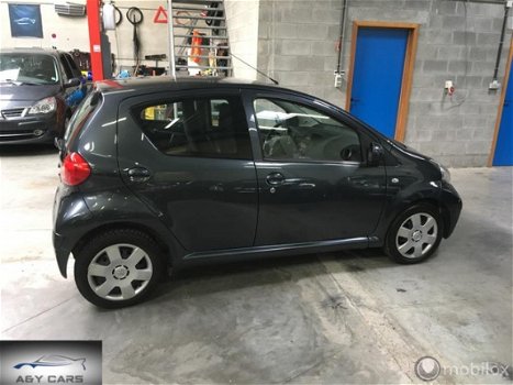 Toyota Aygo - 1.0i Airco 5Deur 120Dkm - 1