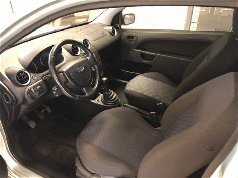 Ford Fiesta - 1.3 Ambiente - 1
