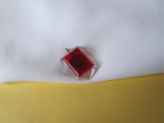 Kettinghanger religieus Vector hart kruis lucite helder rood en goudkleurig 2.7x2.3 cm - Afbeelding 3