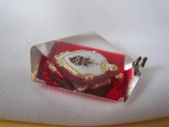 Kettinghanger religieus Vector hart kruis lucite helder rood en goudkleurig 2.7x2.3 cm - Afbeelding 4