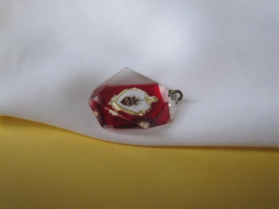Kettinghanger religieus Vector hart kruis lucite helder rood en goudkleurig 2.7x2.3 cm - Afbeelding 7