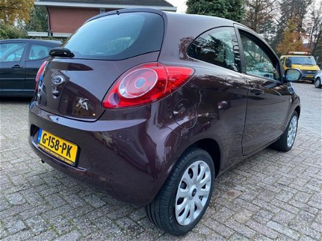 Ford Ka - 1.2 Titanium *AIRCO CLIMA*STUURBEKR.*ELEK, RAMEN*C, PORTIER VERGRENDELING - 1