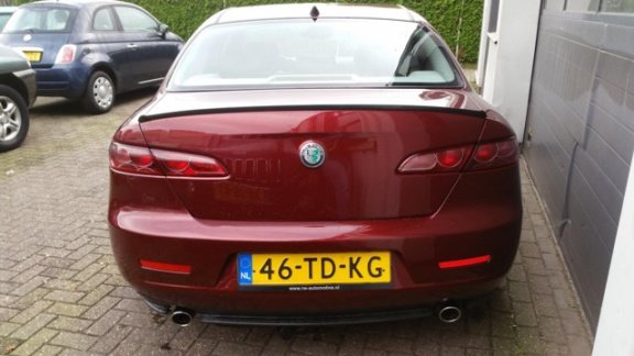 Alfa Romeo 159 - 2.2 JTS Distinctive *LEER*CLIMA*NAVI*ZEER MOOI - 1