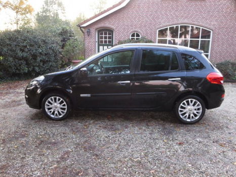 Renault Clio Estate - 1.2 TCE Sélection Business Sport NAVIGATIE-CRUISE CONTROLE-CLIMATE CONTROLE - 1