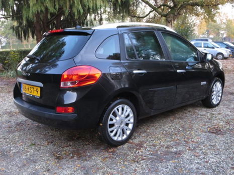 Renault Clio Estate - 1.2 TCE Sélection Business Sport NAVIGATIE-CRUISE CONTROLE-CLIMATE CONTROLE - 1