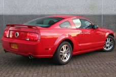 Ford Mustang - 4.6L V8 GT Deluxe
