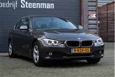 BMW 3-serie - 320i | PROF NAVI | STOELVERW | PDC ACHTER