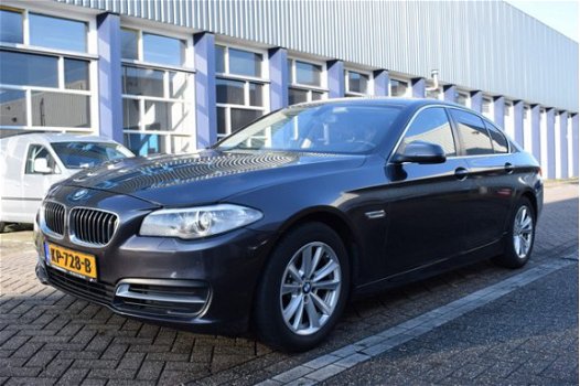 BMW 5-serie - 518d Luxury Edition AUTOMAAT / OPEN DAK / LEER / 137 DKM - 1