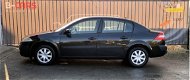 Renault Mégane - 1.6-16V Priv.Luxe SEDAN 5deurs UNIEK Nieuw APK - 1 - Thumbnail