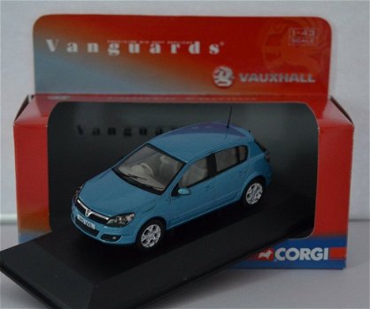 1:43 Vanguards Vauxhall (Opel) Astra SXi 5deurs blauw - 0