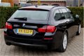 BMW 5-serie Touring - 520d High Executive Aut M-Pakket Xenon Leder Sportstoelen ECC Cruise LMV - 1 - Thumbnail